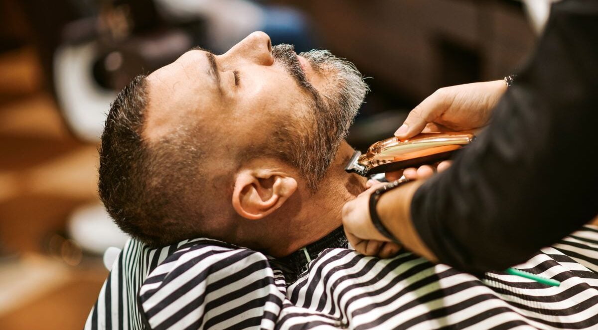 Zapuszczanie i pielęgnacja brody. Poradnik dla początkujących