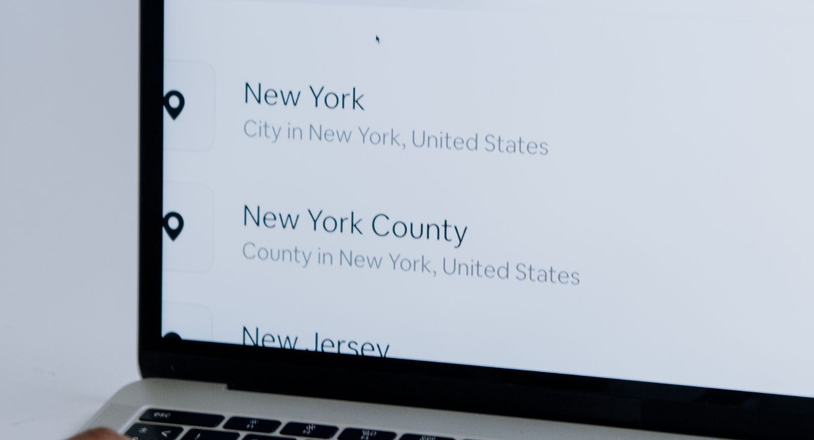 Tanie noclegi. Jak szukać niedrogich pokoi podczas podróży?