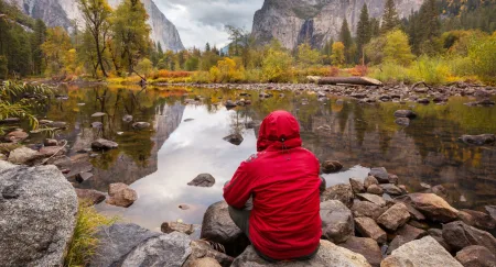 Urlop jesienią. Praktyczna lista rzeczy, które powinieneś zabrać na wyjazd